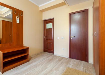 room 132 thumbnail 5