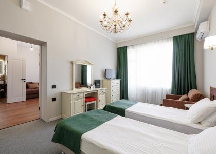 room 135 thumbnail 2